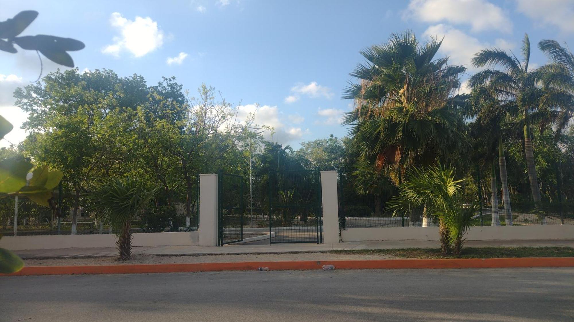 Mariposa, Cancunian Comfort Exterior photo